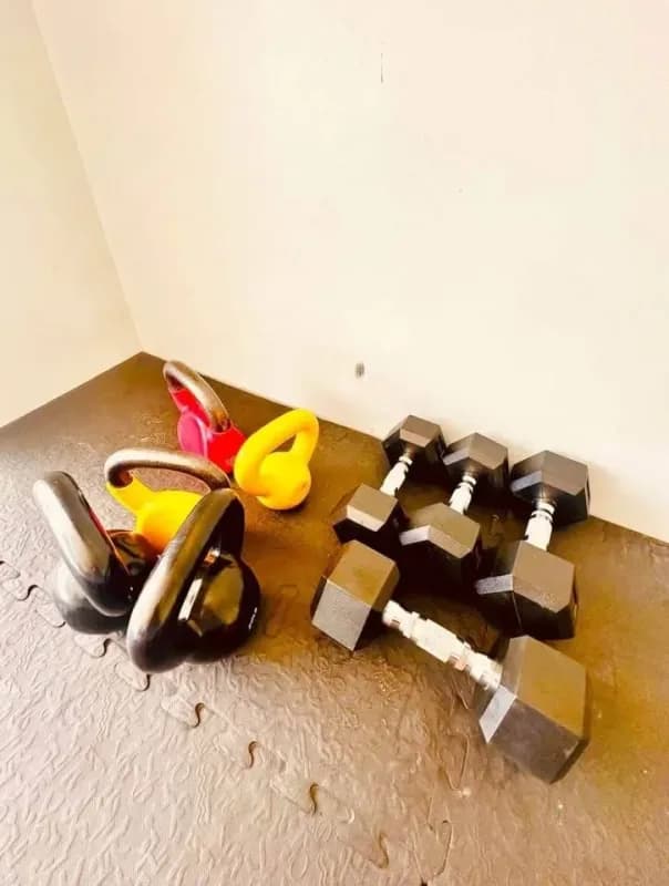 Studio unit at Northwoods Place Image 1